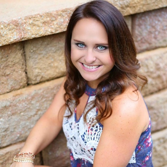 Meet your Posher, Christy - Picture 1 of 1